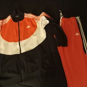 $50 mens rare Adidas tracksuit size L